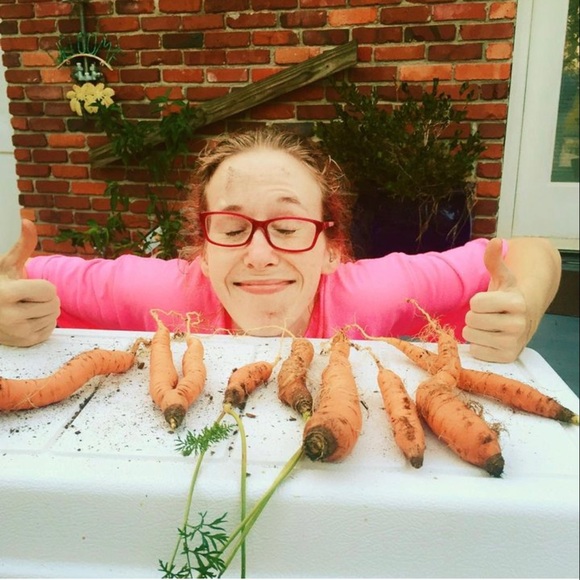 Meet your Posher, Ashley (Began 2022) - Picture 14 of 16